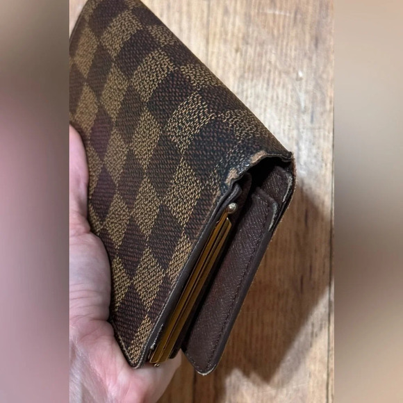 Louis Vuitton Damier Ebene Kiss Lock French Wallet and Box - Picture 4 of 12